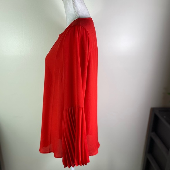 Kim Gravel Belle pin tuck pleated long  bell sleeve buttoned blouse red Sz M - Picture 5 of 9